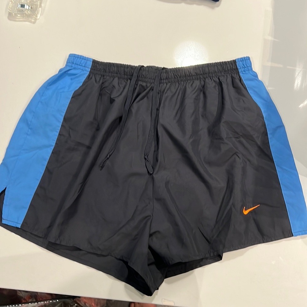 Nike woman’s L running shorts